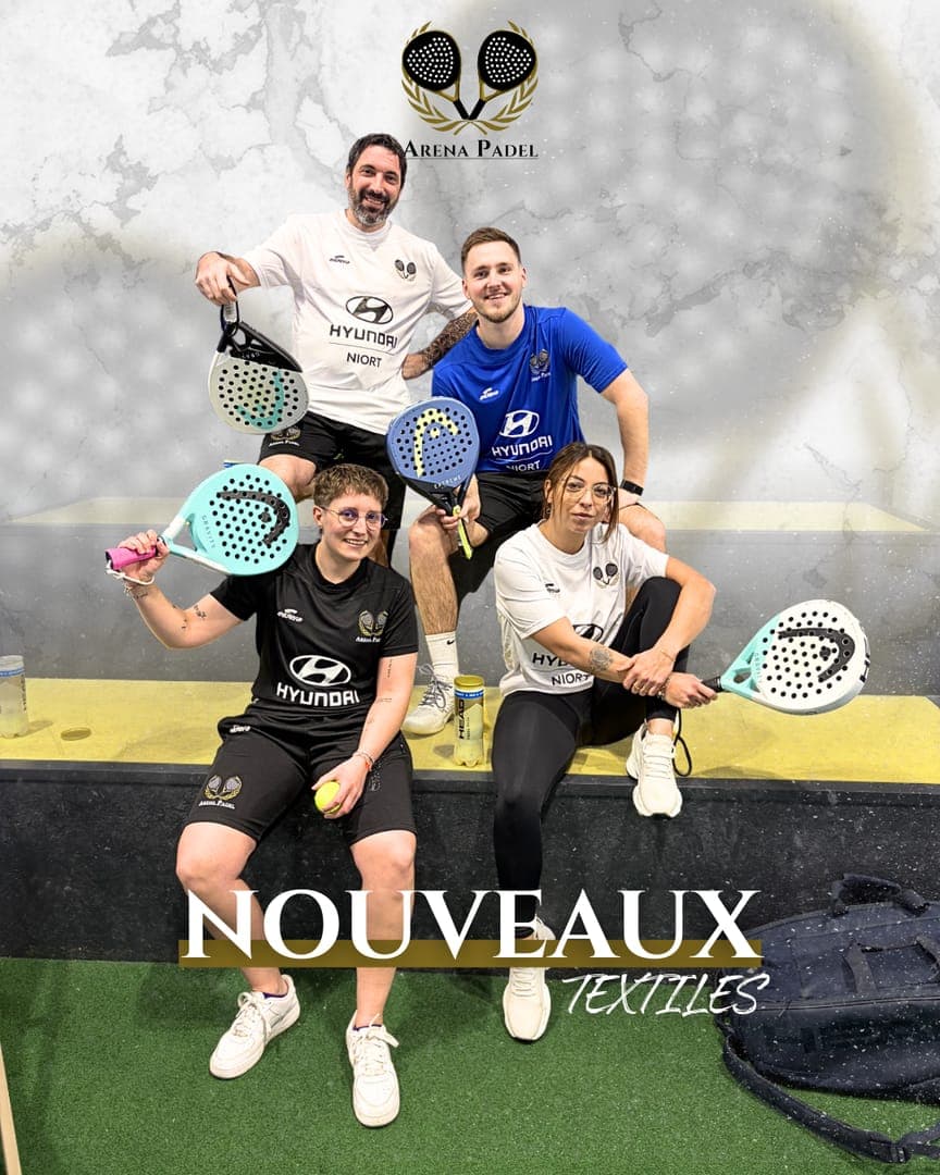 Joueurs de l’Arena portant la nouvelle collection textile